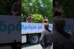 Η Πρωτοψάλτη έβγαλε τον Κυριάκο Μητσοτάκη από το Μαξίμου στο δρόμο