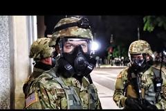 Εικόνες σοκ! Ο Στρατός των ΗΠΑ κατέκλυσε τους δρόμους! (Φωτο και βίντεο)