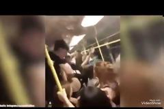 Βίντεο: Κορωνοπάρτι με συνωστισμό και χωρίς μάσκα σε τραμ και μετρό του Βερολίνου