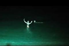 Καβάλα: Ζεϊμπέκικο μέσα στη θάλασσα της Ραψάνης λόγω… μέτρων!