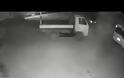 Φορτηγό-φάντασμα: Έκανε όπισθεν και άνοιξε η πόρτα του συνοδηγού ενώ δεν ήταν κανείς μέσα (vid)