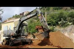 Βίντεο: Ο στρατός βοηθά στην αποκατάσταση των ζημιών από τον «Ιανό»