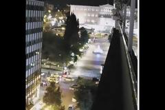 Video: Η πρώτη νύχτα της απαγόρευσης της κυκλοφορίας