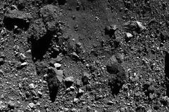 Απίστευτο βίντεο: Η στιγμή που το OSIRIS-Rex αγγίζει τον αστεροειδή Μπενού και κατευθείαν φεύγει (vid)