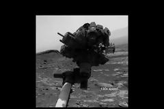 Το διαστημικό όχημα Curiosity  αυτο-φωτογραφίζεται στην επιφάνεια του Άρη