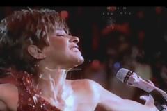 Shirley Bassey - Diamonds Are Forever (1987 Live in Berlin)