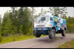 Kamaz T4 Dakar Truck Chases a Volkswagen Polo R WRC