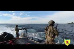 Εντυπωσιακές εικόνες και βίντεο ανορθόδοξου πολέμου με τα σκάφη «Αίολος» και «Αστραπή»