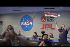 Οι πρώτες εικόνες από τον Άρη και το βίντεο της NASA
