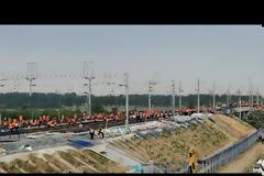 Κινεζική ισχύς: 12.000 εργάτες αναβαθμίζουν 405 χιλιόμετρα σιδηροδρομικών γραμμών σε… 11 ώρες!