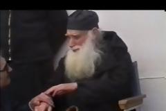 Τι ευλογία ! Δείτε σε ένα μοναδικό βίντεο τον όσιο Εφραίμ Κατουνακιώτη