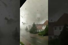 Τυφώνας στην Τσεχία!!