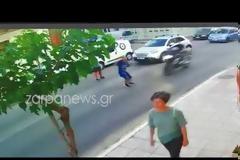 Σοκαριστικό τροχαίο στα Χανιά - Μηχανή παρέσυρε 6χρονο αγόρι (Video)