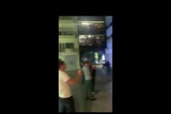 Ηράκλειο: Τα πέταξαν κυριολεκτικά όλα και μπήκαν σε κεντρικό σιντριβάνι της πόλης (Video)