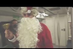 Ο Άγιος Βασίλης πήγε βόλτα με το Μετρό (Δείτε βίντεο).