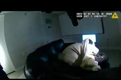 ΗΠΑ: Σοκαριστική δολοφονία - Αστυνομικός σκότωσε Αφροαμερικανό την ώρα που κοιμόταν (Video)