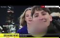 Νεαρός μπήκε μπροστά στην κάμερα του Sky news και άρχισε να βρίζει (Video)