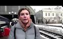 ΒΙΝΤΕΟ: Μάχη για μία θέση στο τρένο-Μητέρες χωρίζονται από τα παιδιά τους