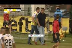 Πρόεδρος μπούκαρε στο γήπεδο και εμπόδισε παίκτη της ομάδας του να εκτελέσει πέναλτι