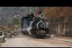 Η σιδηροδρομική γραμμή των Ιμαλαΐων. Βίντεο