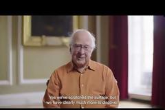Peter Higgs: 10 χρόνια μετά την ανακάλυψη του μποζονίου Higgs