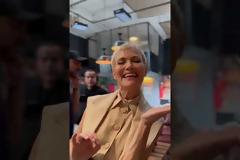 «ΓΙΑΤΙ ΡΕ ΠΑΤΕΡΑ;»: Δείτε τους πρωταγωνιστές της νέας κωμικής σειράς του ΑΝΤ1 πίσω από τις κάμερες,  σε ένα backstage βίντεο από τα γυρίσματα του trailer