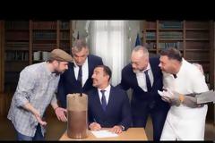 «30.000 πρόβατα, μηδέν κοπάδι: Οι Ράδιο Αρβύλα μοιράζουν... σάτιρα!» - Δείτε το νέο τρέιλερ