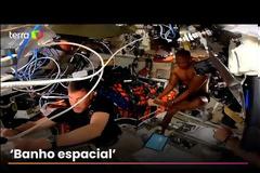 Αστροναύτης του Artemis II κάνει ντους