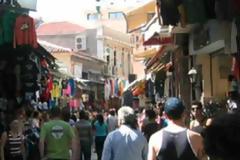 Αναγνώστρια στέλνει το δικό της μήνυμα με τραγούδι του Άσιμου
