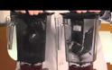 Έβαλε το το iPhone5 και το Galaxy SIII στο... μίξερ! (video)
