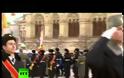 Ρωσική παρέλαση με στολές του Β' Παγκοσμίου Πολέμου προς τιμή των πεσόντων