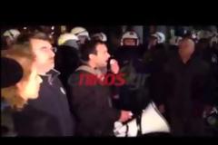 ΜΙΚΡΟΟΜΟΛΟΓΙΟΥΧΟΙ ΑΠΕΤΡΕΨΑΝ ΤΗ ΣΥΝΑΝΤΗΣΗ ΒΕΝΙΖΕΛΟΥ-ΠΡΟΒΟΠΟΥΛΟΥ (VIDEO)