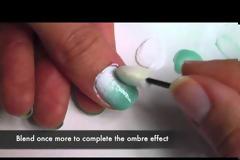 Βeauty Trend: Φτιάξτε μόνες σας ombre νύχια! (videos)
