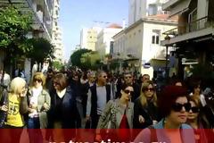 Πάτρα: Η μικρή Αριάδνη στους δρόμους για την υπό απόλυση μαμά της [video]
