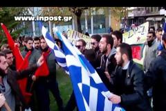 Βίντεο: Επίθεση στην ΔΑΠ από αριστερούς - Δεν τους άφησαν να καταθέσουν στεφάνι για το Πολυτεχνείο!!! (Δημοκρατία...)