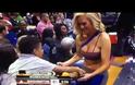Τα… έπαιξε με την τσιρλίντερ ο μικρός! (video)