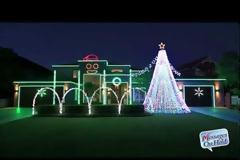 Christmas Light Show σε ρυθμούς Gangnam Style! (Βίντεο)