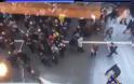 Έλουσαν με γάλα τους αστυνομικούς στις Βρυξέλλες [Video]