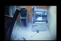 Ληστεία ρεκόρ..Άνοιξαν ATM σε μόλις 60 δευτερόλεπτα