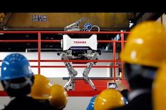Quadruped: Το ρομπότ της Toshiba που θα εισβάλει στο εργοστάσιο της Φουκουσίμα! (Βίντεο)