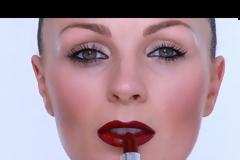 Beauty trend: Dark lipstick (videos)