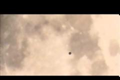 Πολλαπλές αναφορές παρατήρησης UFO κοντά στην Σελήνη  Στις 24 Νοεμβρίου, 2012.