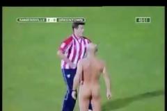 Συνελήφθη.. ντυμένος σε αγώνα γυμνιστών (video)