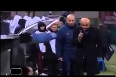 ΕΞΑΛΛΟΣ Ο ΧΟΥΛΚ ΜΕ ΤΗΝ ΑΛΛΑΓΗ ΤΟΥ... ΑΠΕΙΛΗΣΕ ΤΟΝ ΣΠΑΛΕΤΙ! *ΒΙΝΤΕΟ*