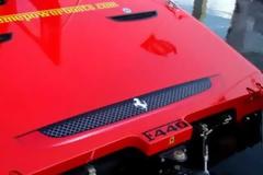 Ferrari…στη θάλασσα με 300 χλμ την ώρα! [VID]