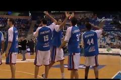 Παντρεύτηκαν στο παρκέ! [video]