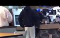Υπάλληλος στα Mc Donalds πλάκωσε στο ξύλο δυο γυναίκες με σιδερόβεργα..Βίντεο