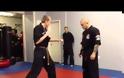 Κινήσεις καράτε... αλά Gangnam Style! [video]
