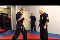 Κινήσεις καράτε... αλά Gangnam Style! [video]