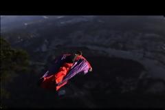 Το απίστευτο video του Dean Potter, του ανθρώπου που «μπορεί να πετάξει»